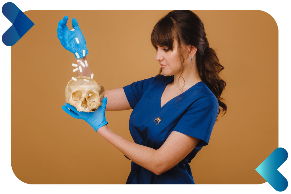 Lekarka przesypująca tabletki esperal